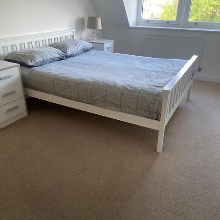 Lovely 2-Bed Flat With Well Equipped Kitchen Appartement Ealing Buitenkant foto