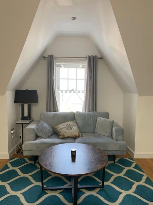 Lovely 2-Bed Flat With Well Equipped Kitchen Appartement Ealing Buitenkant foto